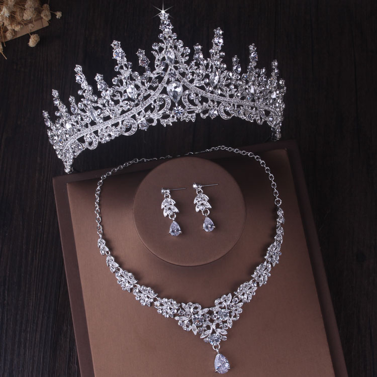 Gorgeous-Silver-Color-Crystal-Bridal-Jewelry-Sets-Fashion-Tiaras-Crown-Earrings-Choker-Necklace-Women-Wedding-Dress.jpg