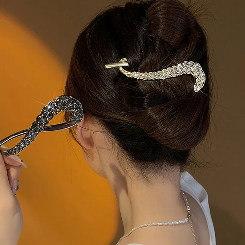 Exquisite Figure Eight Rhinestone Twist Hair Clip Elegant Sparkling Hair Accessories Luxury Hairpin Fashion Jewelry for Women - Image 2